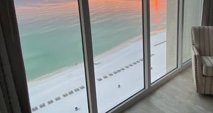 Beachfront 3B -3Ba Big Balcony Lg Beach T-4 13th Floor, 2 beach chairs umbrella