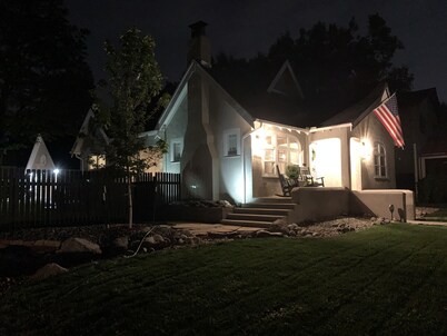 Extremely Clean!🏡1928 Columbine Cottage-Hot Tub,Fire Pit,Hiking,Pikes Peak Views