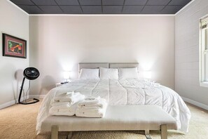 2 Schlafzimmer, Schreibtisch, Bügeleisen/Bügelbrett, kostenloses WLAN