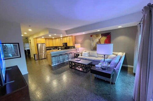 Swanky 2 LEVEL CONDO WALK TO ALL in The Highlands!