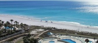 GORGEOUS BEACHFRONT VIEWS! FREE BEACH SET UP, PRIVATE BEACH, POOL, SPA, AND GYM