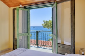 5 slaapkamers, een strijkplank/strijkijzer, wifi, beddengoed