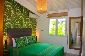 4 bedrooms, desk, iron/ironing board, travel cot - Design Villa 4-star with Private Pool & Jacuzzi – Tropical Garden – St-François (Saint-François)