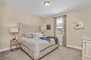 8 bedrooms, iron/ironing board, WiFi, bed sheets