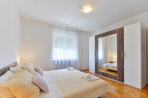 5 chambres, fer et planche Ă repasser, Wi-Fi gratuit, draps fournis