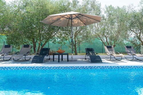 Holiday Home Vesna with pool and children area