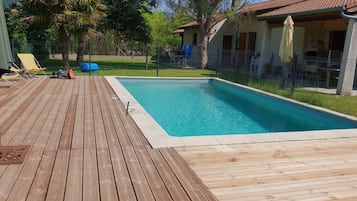 Piscine extérieure, piscine chauffée