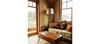 WATERFRONT SUITE RENTAL