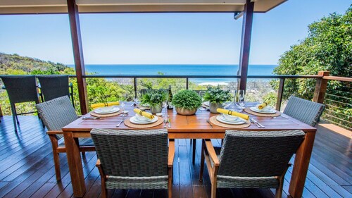 DUNES on SUNRISE AT 1770 - Located in the private & gated Sunrise 1770 estate with ocean views