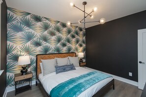 4 bedrooms, iron/ironing board, Internet, bed sheets
