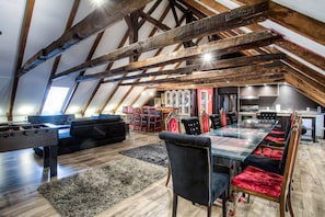 المنشأة من الداخل