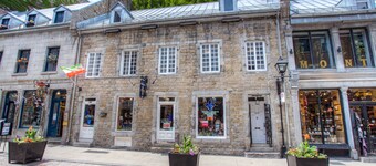 Maison des Patriotes 7 bedrooms 8-20 guests in the ❤ of old Montréal 