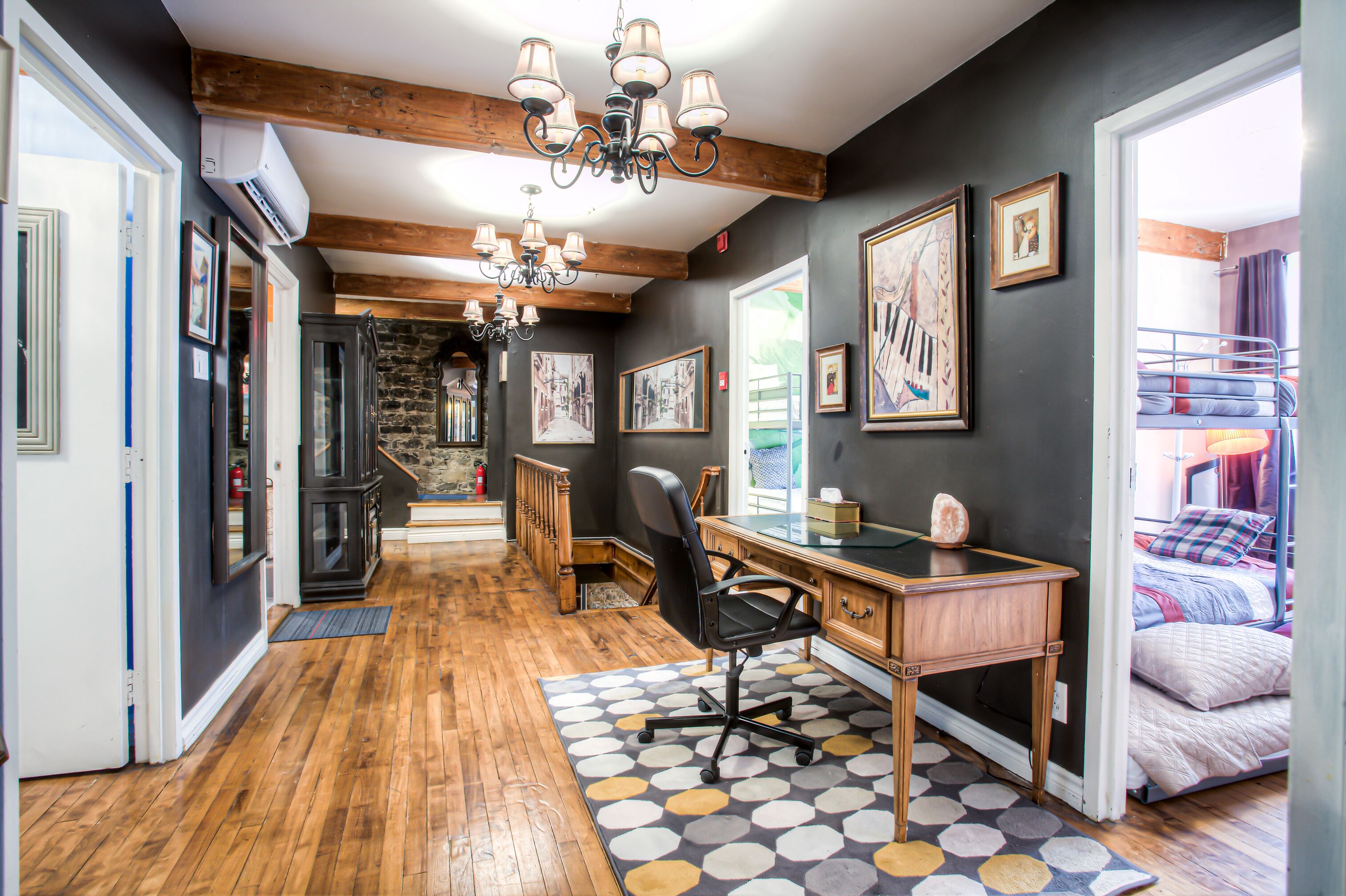 7 bedrooms, iron/ironing board, WiFi, bed sheets