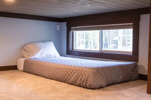 2 bedrooms, WiFi, bed sheets - On the Edge at The Retreat at Deer Lick Falls (Monteagle)