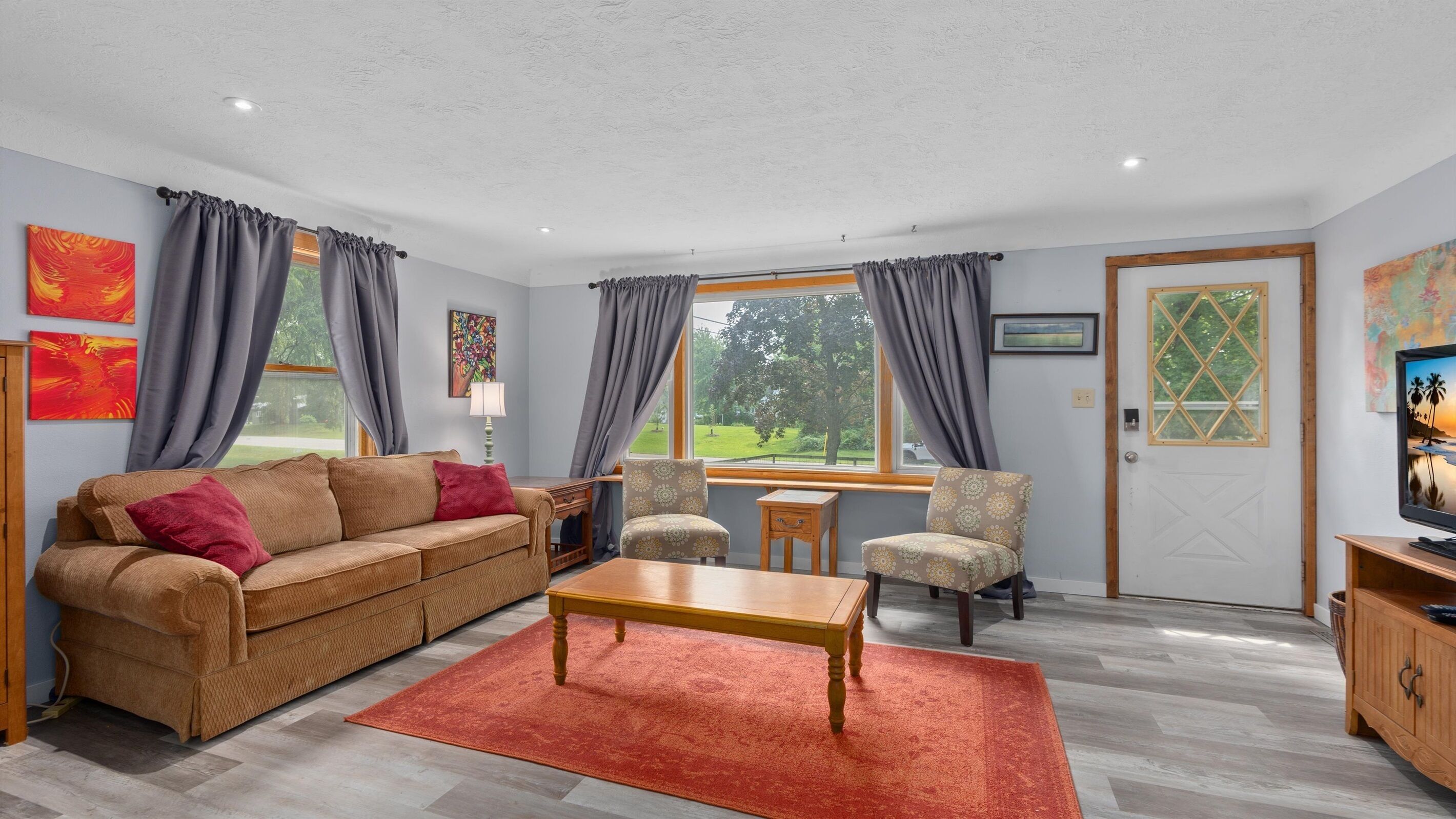 Smart TV, DVD player, books, video library