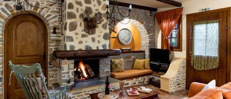 Una Smart TV, una chimenea