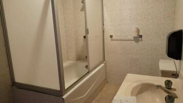 Habitación familiar | Baño | Regadera