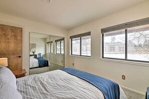 2 habitaciones, escritorio, espacio para trabajar con laptop y internet 