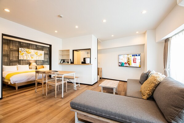TV - Deluxe Apartment 3 Double Beds 1 Single Bed Room for 7 people / Fukuoka Fukuoka (Fukuoka)