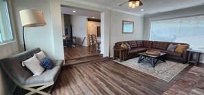 Smart-TV, peis, videospill og DVD-spiller