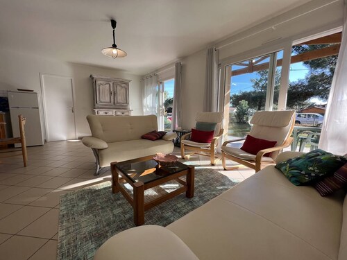 110 - Jolie maison proche du marché de Montalivet et de ses plages