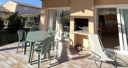 110 - Jolie maison proche du marché de Montalivet et de ses plages