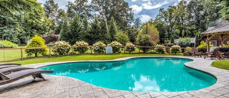 Et oppvarmet basseng