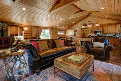 Mountain Laurel Oasis | Asheville Area Home with Private Pool