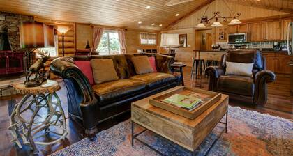 Mountain Laurel Oasis | Asheville Area Home with Private Pool