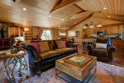 Mountain Laurel Oasis | Asheville Area Home with Private Pool