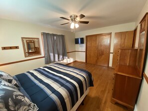 4 bedrooms, free WiFi, bed sheets