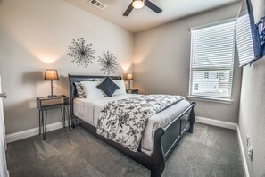 3 chambres, fer et planche à repasser, Wi-Fi gratuit, draps fournis