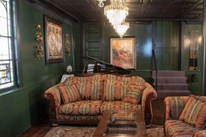 Interior - Rest & Reignite at The Pulpit House -see video-KING BED - Whole Building PRIVATE (Hagaman)