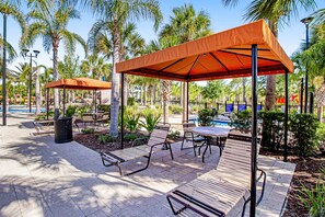 تناول الطعام بالخارج