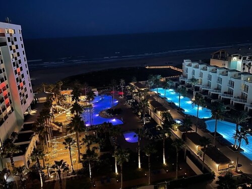 Stunning Gulf-View 10th Floor Unit- 2BR/2BA - Sleeps 6 - Temp-Controlled Pool