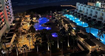 Stunning Gulf-View 10th Floor Unit- 2BR/2BA - Sleeps 6 - Temp-Controlled Pool