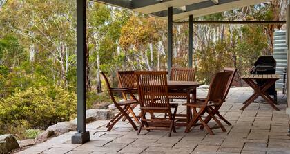 Owl Moon Ridge, Alpine Way, Crackenback. A unique mountain retreat.