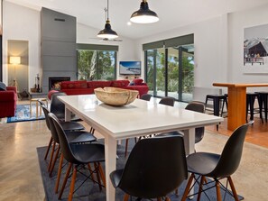 Dining - Owl Moon Ridge, Alpine Way, Crackenback. A unique mountain retreat. (Crackenback)