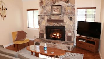 Smart TV, fireplace, DVD player