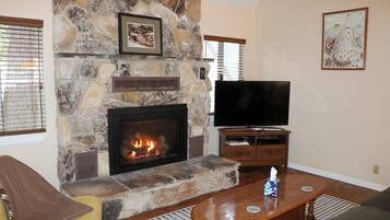 Smart TV, fireplace, DVD player