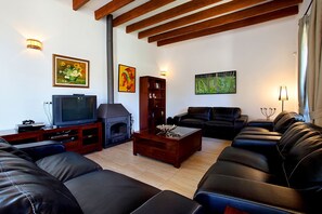 TV - Villa Hortensia - a perfect family escape (Calonge)