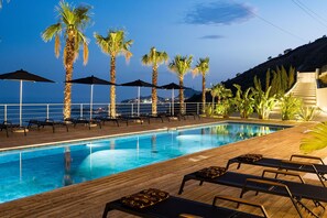 Pool - Tauromenion: elegant villa with panoramic sea view (Letojanni)