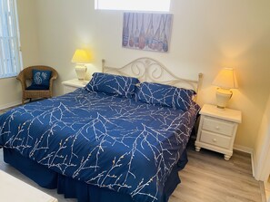 4 bedrooms, iron/ironing board, travel cot, free WiFi - Amys vacation villa calabay parc (Davenport)