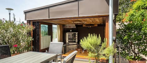 屋外ダイニングエリア