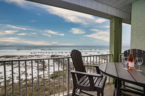 Outdoor dining - Right on the Beach ~ An Emerald Oasis ~ Pool ~ 1BR 1BA ~ King & Bunks (Santa Rosa Beach)