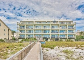 Exterior - Right on the Beach ~ An Emerald Oasis ~ Pool ~ 1BR 1BA ~ King & Bunks (Santa Rosa Beach)