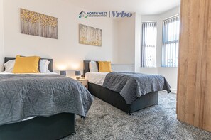 3 bedrooms, desk, iron/ironing board, WiFi