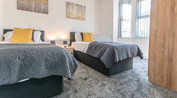 3 bedrooms, desk, iron/ironing board, WiFi