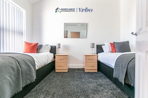 3 bedrooms, desk, iron/ironing board, WiFi