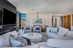 Smart TV, fireplace, stereo - Ski-in/out, Best Views, Best Location at Snowmass Base Village | One Snowmass (Snowmass Village)